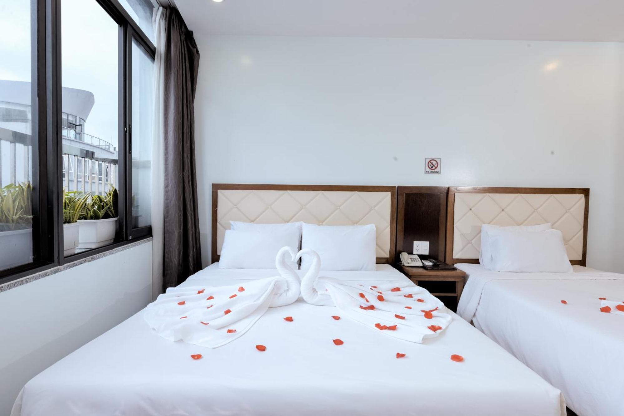 Dana Sailing Hotel Da Nang Exterior photo