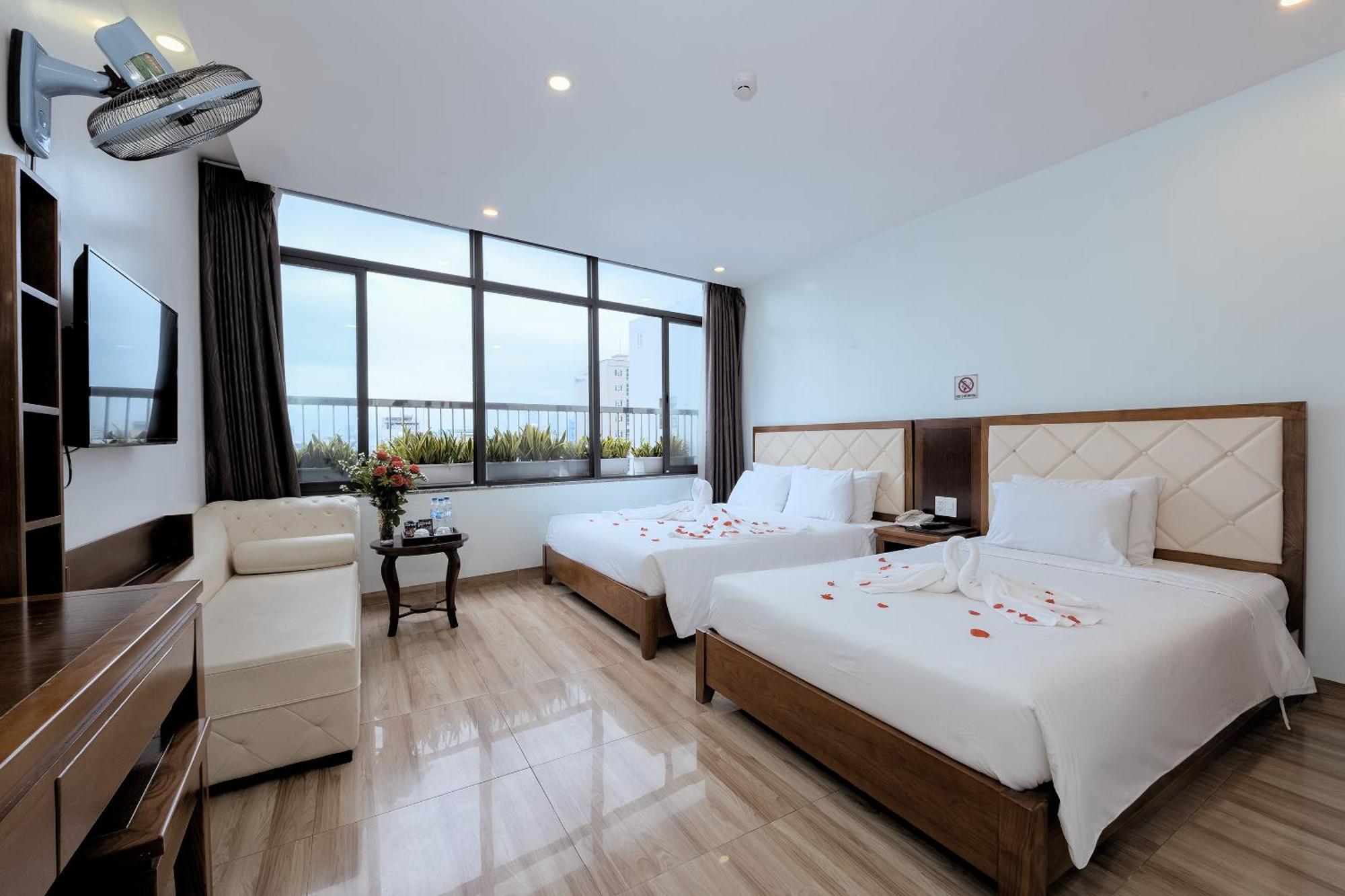 Dana Sailing Hotel Da Nang Exterior photo